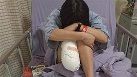 妹子工傷被截肢　公司只賠10萬踢群組！冷血對話曝光「最後死的是妳」。曾玟學臉書