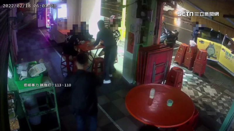 男子酒後吃宵夜嗆聲　被反制還裝無辜