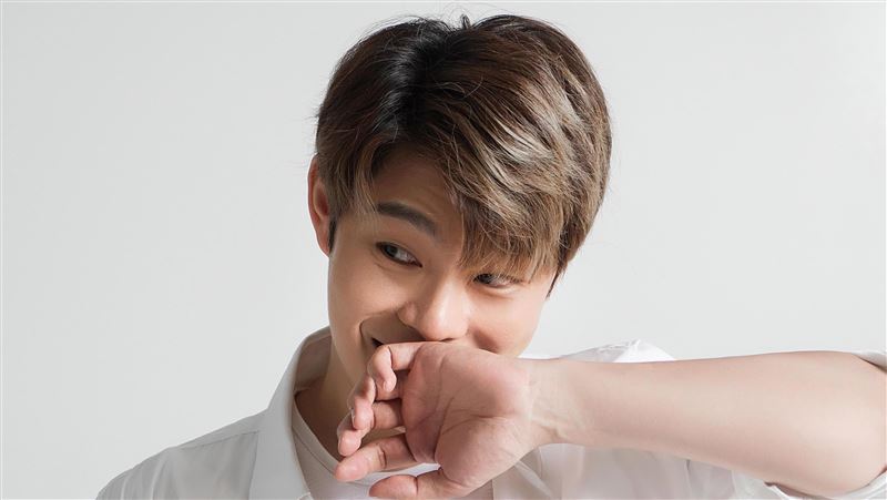 被張惠妹讚轉音小王子　困中國近況曝