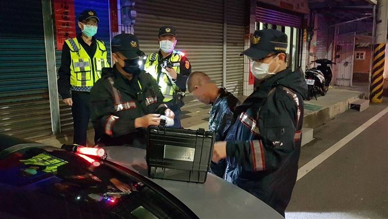 闖路檢站眼神露餡！警揪嫌酒駕又毒駕
