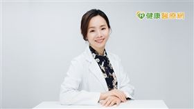 甲狀腺癌名列國人十大癌症死因第7位，但半數的甲狀腺癌患者都沒有症狀，醫師提醒，建議高危險族群應做頸部超音波檢查。