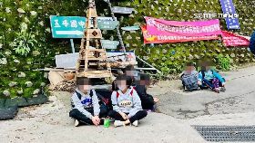 A苦蹲等公車0600(DL)-1