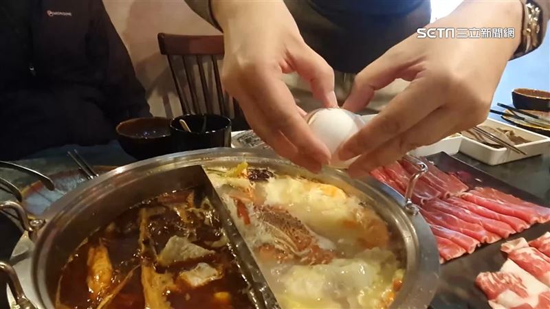 天冷狂吃鍋！熟男「黑芝麻糊便」嚇壞