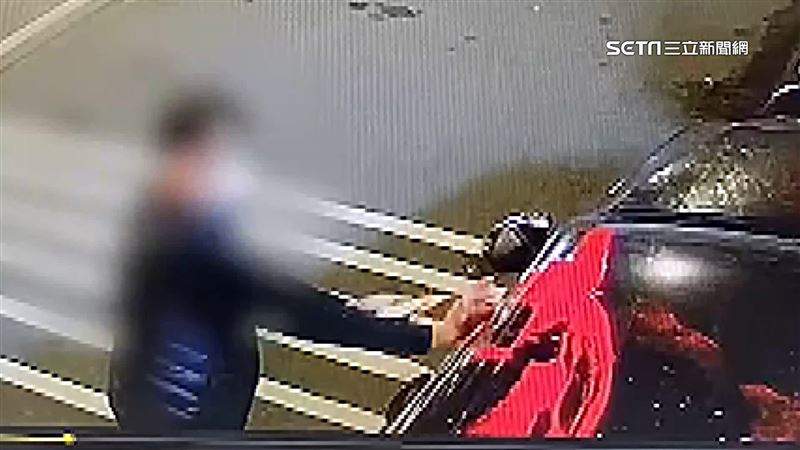 朝百萬車潑漆灑冥紙　嫌是前職棒球員
