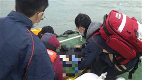 台中港引水人，接引洋輪不慎落海　已無生命跡象　（圖／翻攝畫面）