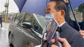 ▲宋楚瑜現身巴戈靈堂。