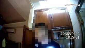 臨檢驚見男藏衣櫃　遭警拆穿是通緝犯