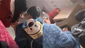 小孩,保險櫃,開鎖,玩遊戲,姊弟