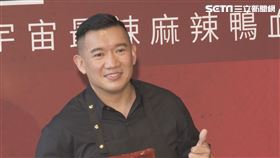 港星杜汶澤出席全聯「小杜良品」麻辣鴨血開賣記者會。（圖／記者戴華辰攝影）