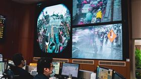 林智堅,寒流,塞車,指揮交通,下雨（圖／翻攝自林智堅臉書）（圖／翻攝自新竹市警察局臉書）