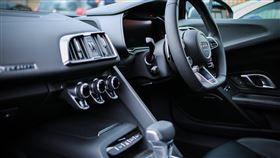 副駕。（圖／翻攝自Pexels）