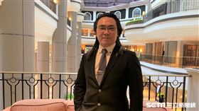 路迦生醫（6814）美國肝癌孤兒藥在台臨床試驗正式啟動，已核准於4家醫療院所包括台北榮總、亞東醫院、林口長庚及花蓮慈濟執行試驗，預計最快第一季底前啟動收案。圖中為董事長唐稚超、圖左為總經理劉朝安、圖右為顧問劉炳中。（圖／記者戴玉翔攝影）