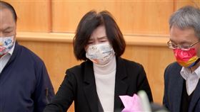 林姿妙記者會哽咽哭