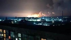 在基輔的中國留學生拍下爆炸時的瞬間。（圖／翻攝自極目新聞）