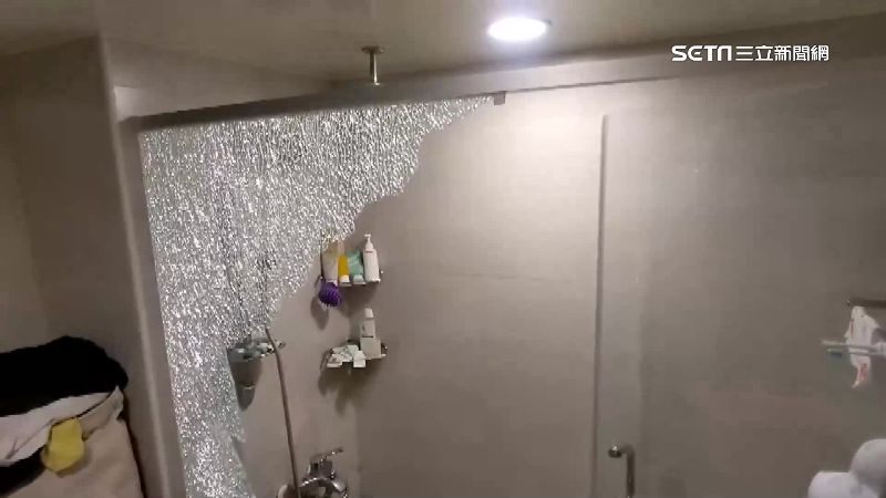 浴室玻璃連環爆　東民社宅住戶嚇壞