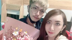 跨性別網紅罔腰（江甜菲）跟男友阿猴/臉書