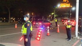 全國春節加強取締酒駕  8天共828件內政部警政署7日晚間發布新聞稿表示，統計春節連假1月30日至2月6日止，全國取締酒駕共828件，有595件送辦；另為落實速度管理，2月底前32處區間測速裝置恢復執法。（警政署提供）中央社記者黃麗芸傳真  111年2月7日