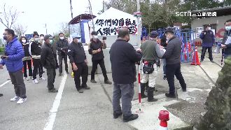 坤輿控自救會「占地」　鑑界清場