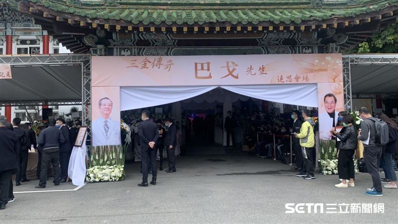 巴戈告別式曝光！送白花油背後有巧思