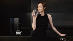 ▲王淨：「VOCA水新鮮讓我顛覆對飲水機的印象，重拾愛上喝水的純淨美好」（圖／業者提供）