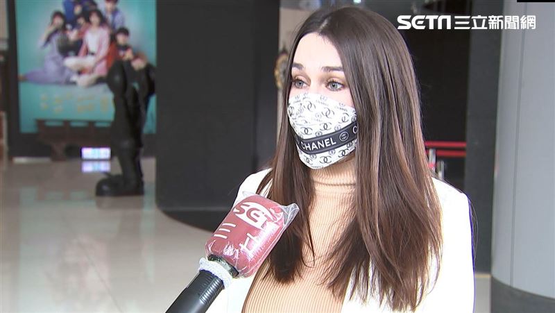 親友跨海喊求救　烏克蘭正妹視訊淚崩