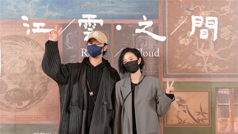 藍色大門CP！陳柏霖桂綸鎂合體看劇