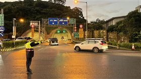 228連假首日  蘇花改清晨湧現車潮228連續假期第一天，蘇花公路改善路段26日清晨起開始湧現車潮，蘇澳端回堵約2.5公里，宜蘭縣政府警察局蘇澳分局表示，已加派警力於蘇澳市區及蘇花改沿線易壅塞路段加強交通疏導。（警方提供）中央社記者沈如峰宜蘭縣傳真  111年2月26日