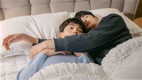 《冬日後的櫻花》玉真旭、姜熙。（圖／LINE TV提供）