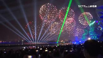 挺烏克蘭！台灣燈會秀「藍黃國旗色」