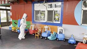 桃園27日新增11例本土，米迪幼兒園、富林國小、觀音國小停課14天，清消，匡列居隔上千人 (圖／翻攝畫面)