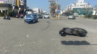 疑恍神闖紅燈　駕駛「沒煞車」撞騎士