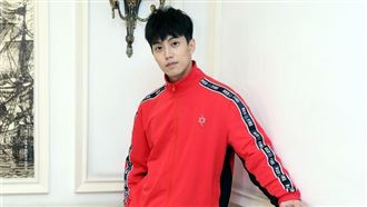 才奪下《全明星》MVP男星驚傳骨折