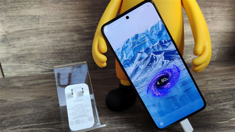realme發表150W光速閃充