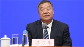 中國衛健委專家：動態清零非零感染  會適時調整中國國家衛健委新冠肺炎疫情應對處置工作領導小組專家組組長梁萬年13日受訪時說，防疫「動態清零」策略不是「零感染」，是成本效益較高的策略選擇。圖為2019年6月，時任衛健委體改司長的梁萬年在新聞發布會上。（中新社提供）中央社  110年11月14日