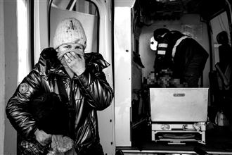 烏女童遭砲擊身亡　醫忍淚救痛罵普丁