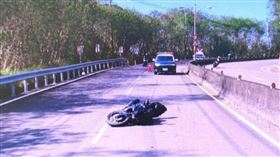 ▲黃姓男子騎機車在南市道182線台南龍崎段，疑似過彎時不慎自摔，送往醫院搶救仍宣告不治。(圖／翻攝網路)