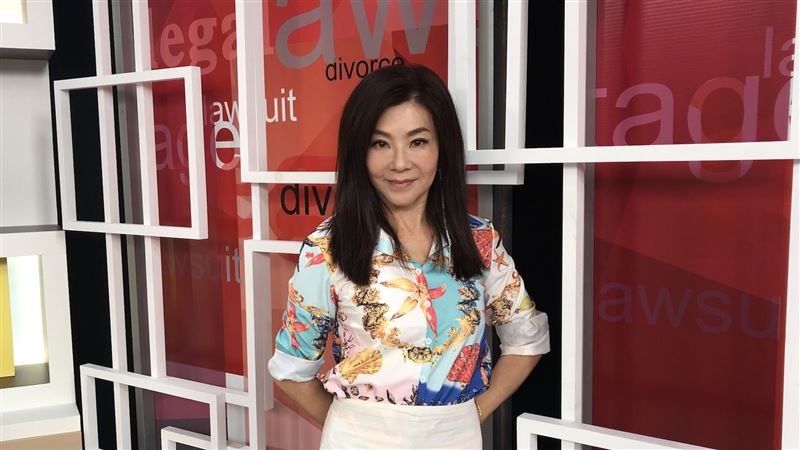 離婚富商16年！蔣黎麗證實受邀移民美國