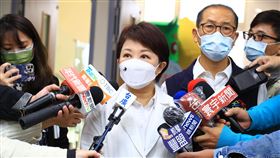 中火放流水污染遭罰234萬確定  盧秀燕：處罰有理對於中火放流水污染超標遭市府開罰234萬元確定，台中市長盧秀燕（中）1日表示，市府對中火重罰，但台電不認同進行申訴，經法院裁決定讞，顯示市府處罰有理，希望台電能改善。中央社記者郝雪卿攝  111年3月1日