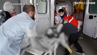 烏克蘭6歲童搶救畫面曝　醫護掩面泣