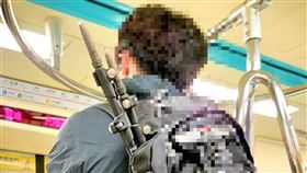 捷運,爬山,登山杖,背包,
https://www.facebook.com/photo/?fbid=10217182423713208&set=gm.5665430180142652