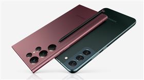 遠傳獨家專售Galaxy S22 256G綠色機款，喜愛大自然色系的用戶們更不能錯過。