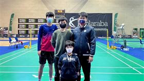 ▲2022西班牙帕拉羽球公開賽，台灣選手合影。（圖／中華民國殘障體育運動總會提供）