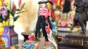 ▲姜太公中部道場客家大院供奉黃大仙，吸引不少旅台港人前來參拜祈福。（圖／客家大院提供）