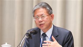 因應武漢肺炎疫情  勞動部說明穩定就業措施勞動部次長林三貴（圖）5日出席行政院會後記者會，說明因應武漢肺炎疫情造成產業衝擊，相關的穩定就業措施。中央社記者謝佳璋攝  109年3月5日