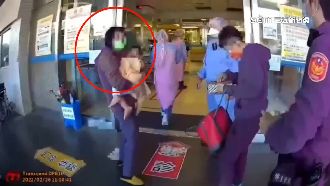 男童玩熱水瓶燙傷　警鳴笛開道急送醫