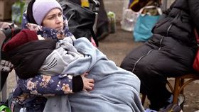 烏克蘭難民撤離到匈牙利（圖／AP授權）