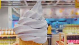 IKEA說明「芋見幸福霜淇淋」，選用台灣在地芋頭製成。（圖／IKEA提供）