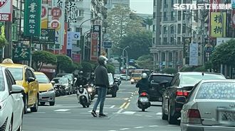 紅綠燈GG！永和年輕騎士指揮交通