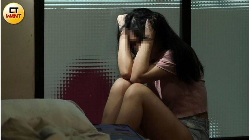 尪小孩前羞辱飆髒話　她崩潰逃回娘家