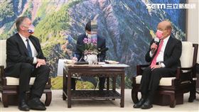 行政院長蘇貞昌今（3）日下午接見美國前國務卿龐培歐一行。（圖／記者盧素梅攝影)